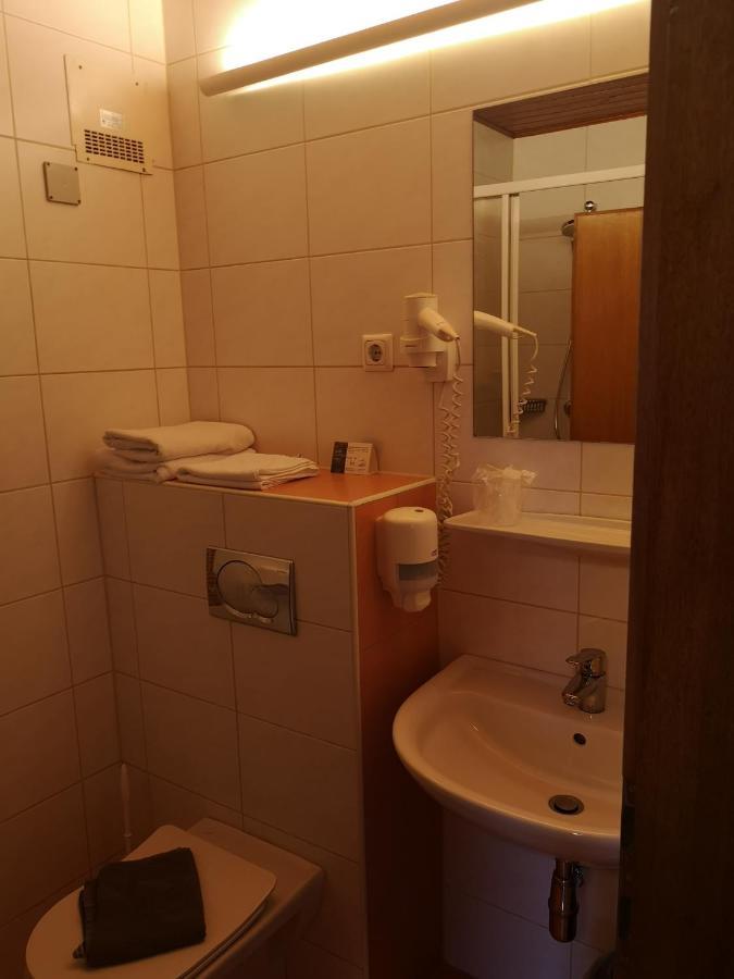 Hotel Wirt Z'Minsta 阿尔特穆斯特 外观 照片